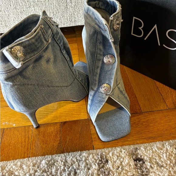 basso Shoes - Basso peeptoe denim heel bootie